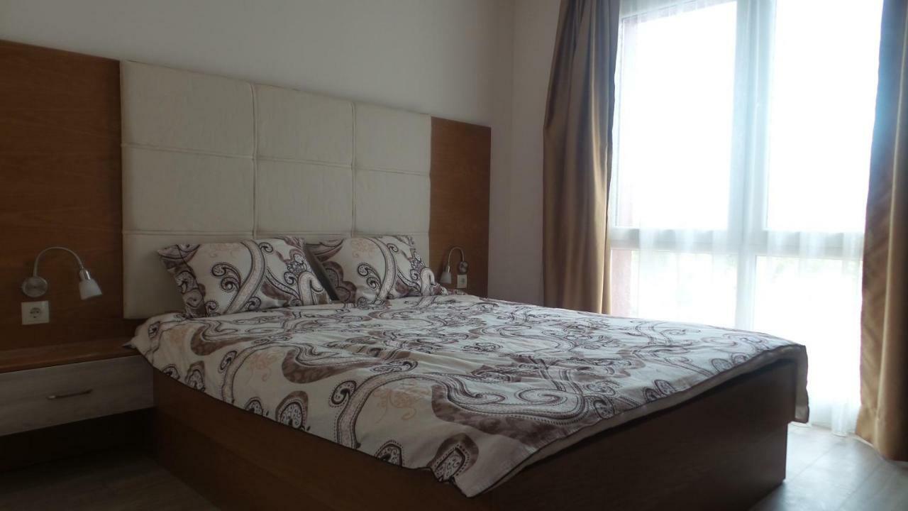 Astoria Apartment Veliko Tŭrnovo Exterior photo