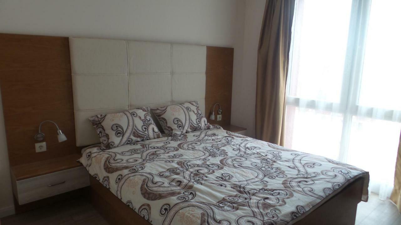 Astoria Apartment Veliko Tŭrnovo Exterior photo