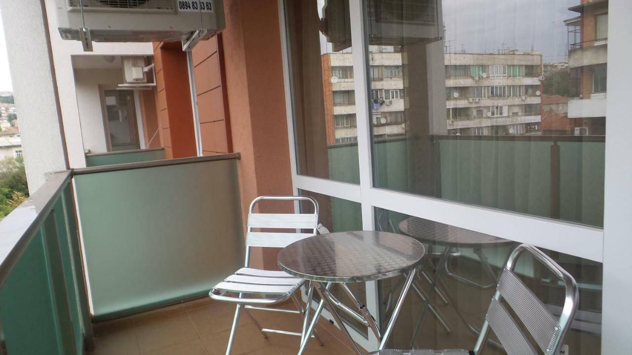 Astoria Apartment Veliko Tŭrnovo Exterior photo