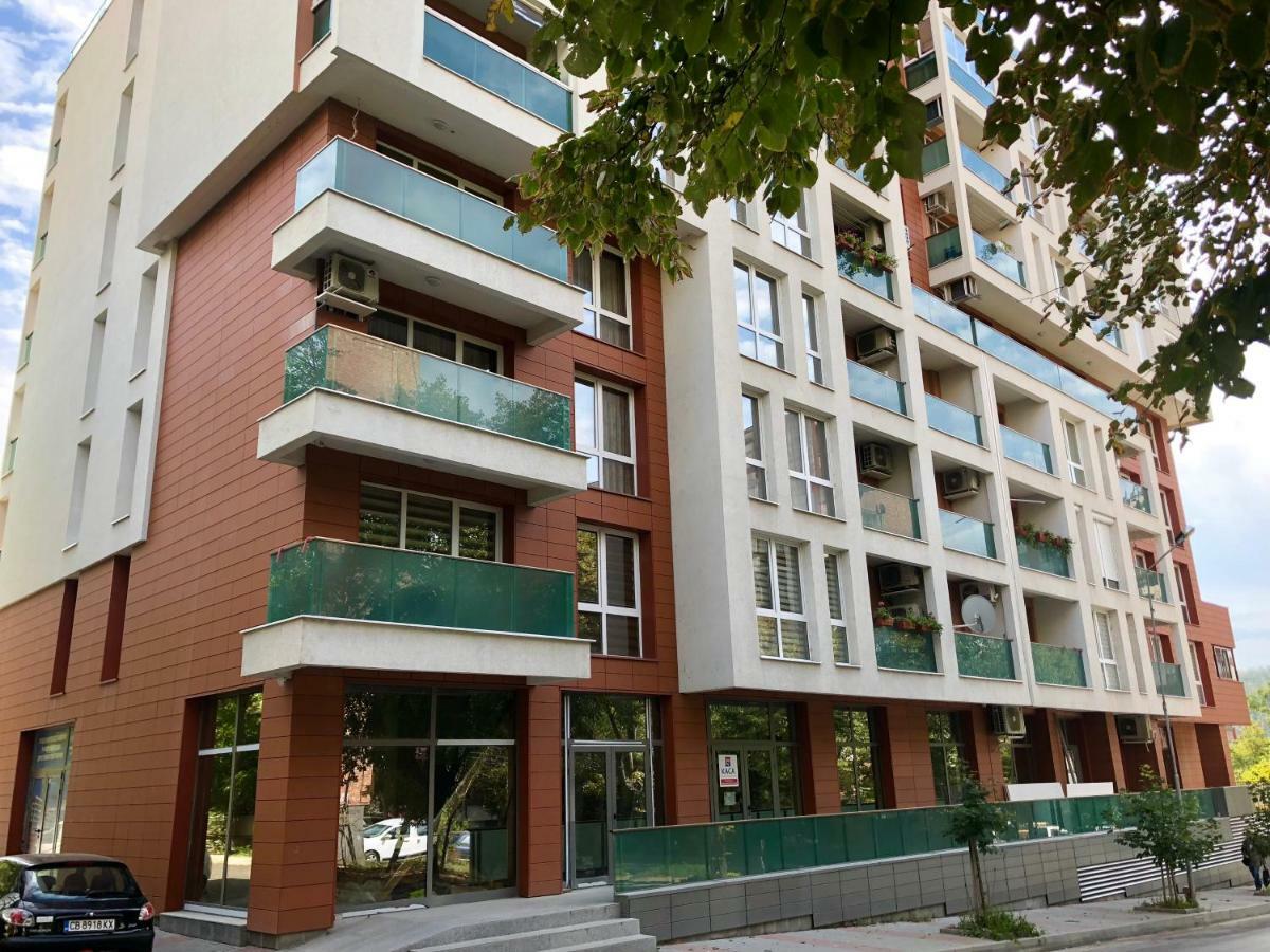 Astoria Apartment Veliko Tŭrnovo Exterior photo